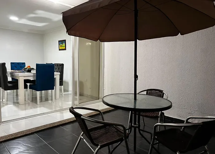 Casa Frente Al Centro Comercial Guatapuri