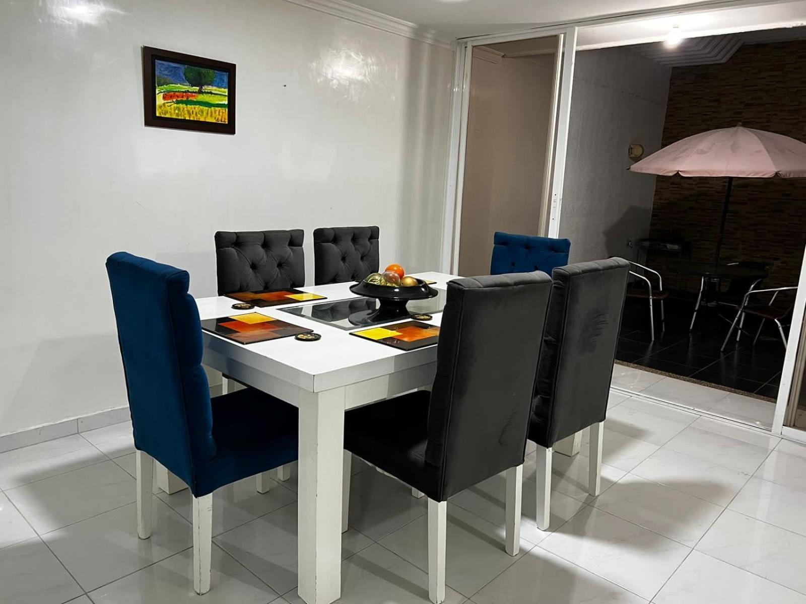 Casa Frente Al Centro Comercial Guatapuri Holiday home